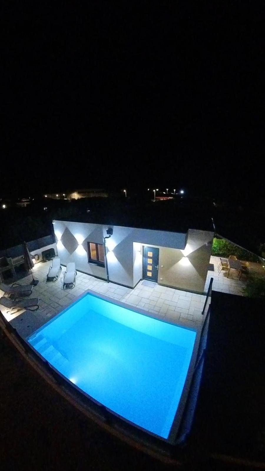 Poolhouse Flip Flop - Mit Privatem Pool Villa Vir Exterior foto