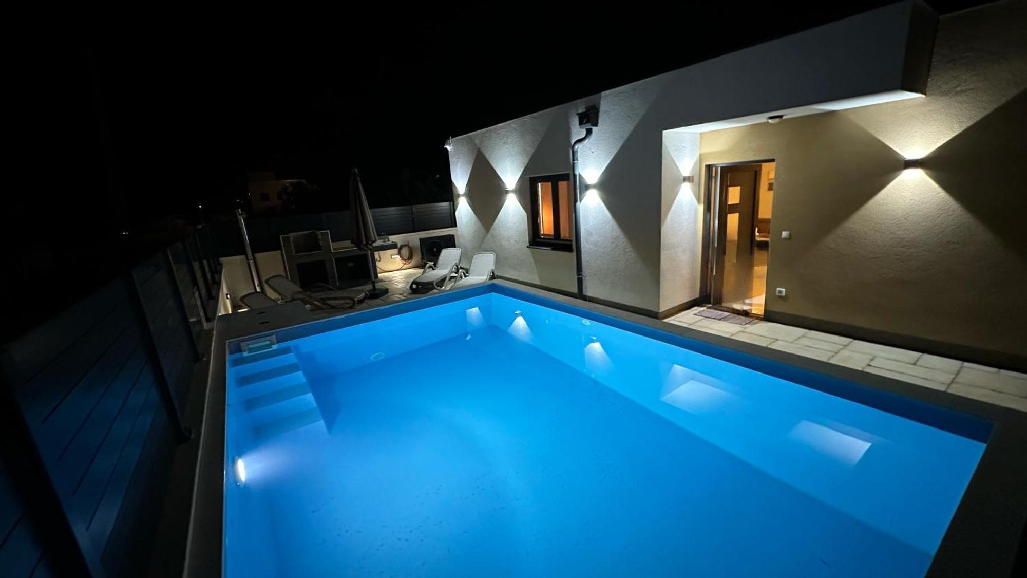 Poolhouse Flip Flop - Mit Privatem Pool Villa Vir Exterior foto